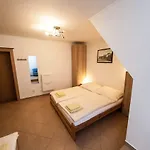 Eden Gæstehus 4*